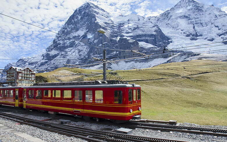 ยอดเขาจุงเฟรา สวิตเซอร์แลนด์ สัมผัสสถานีรถไฟที่สูงที่สุดในยุโรป